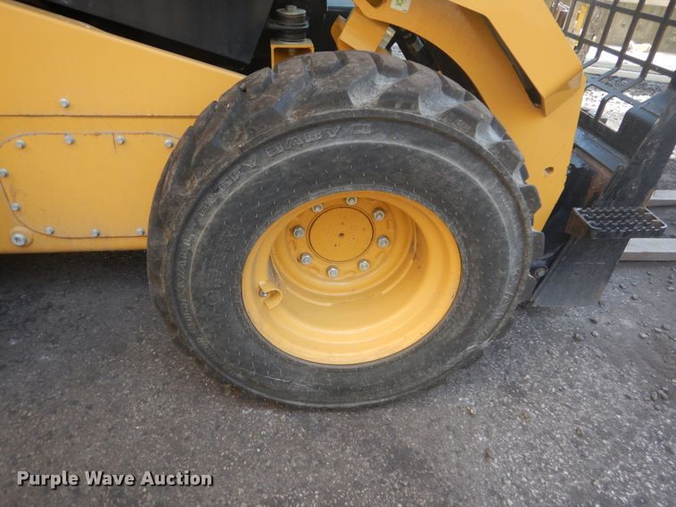 image for item JI9548 2018 Caterpillar 272D2  skid steer loader