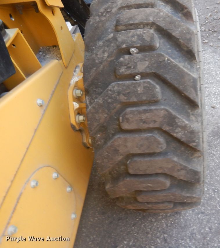 image for item JI9548 2018 Caterpillar 272D2  skid steer loader