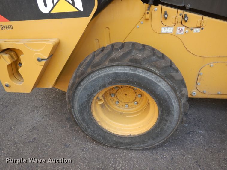 image for item JI9548 2018 Caterpillar 272D2  skid steer loader