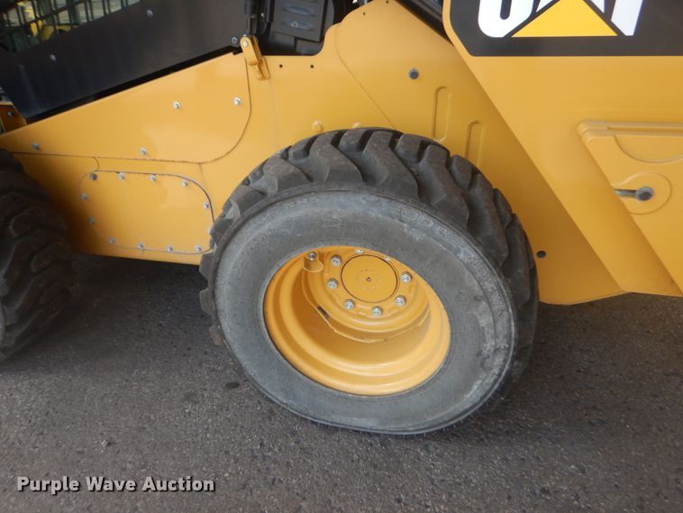 image for item JI9548 2018 Caterpillar 272D2  skid steer loader