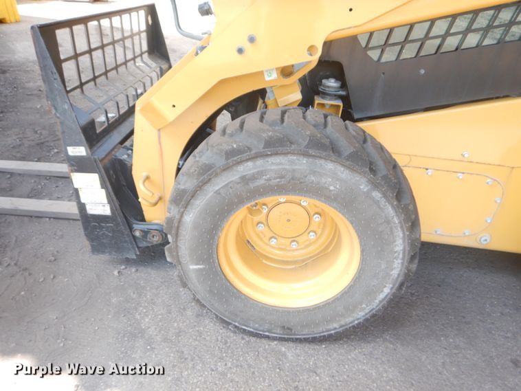 image for item JI9548 2018 Caterpillar 272D2  skid steer loader