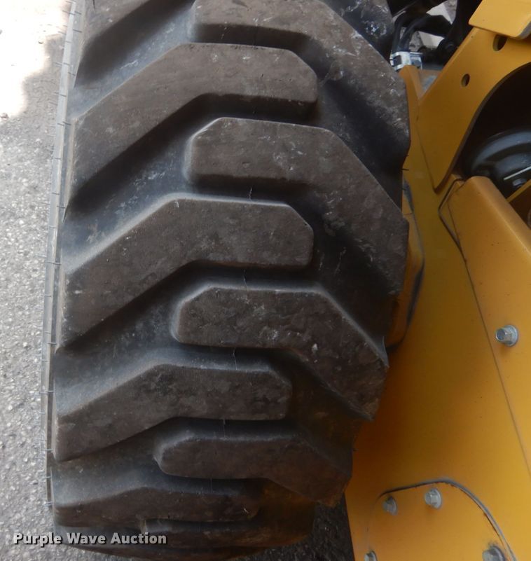 image for item JI9548 2018 Caterpillar 272D2  skid steer loader