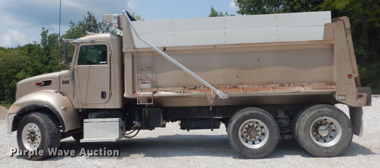 image for item JI9584 2007 Peterbilt 335  dump truck
