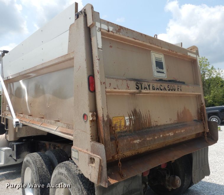 image for item JI9584 2007 Peterbilt 335  dump truck