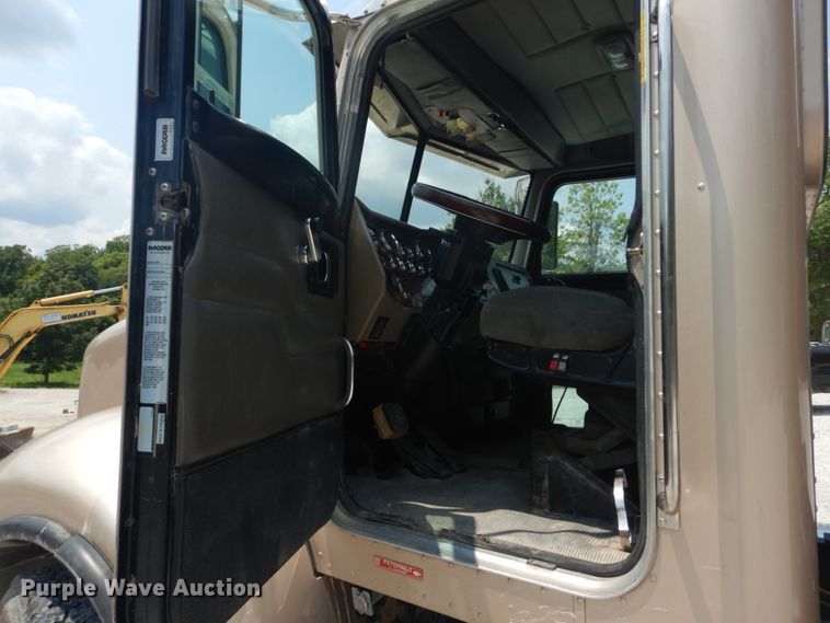 image for item JI9584 2007 Peterbilt 335  dump truck