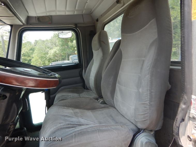 image for item JI9584 2007 Peterbilt 335  dump truck