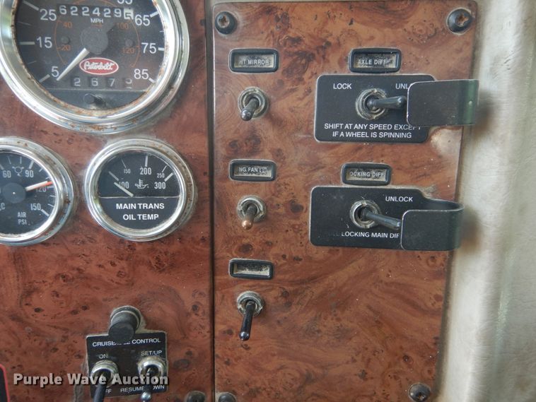 image for item JI9584 2007 Peterbilt 335  dump truck