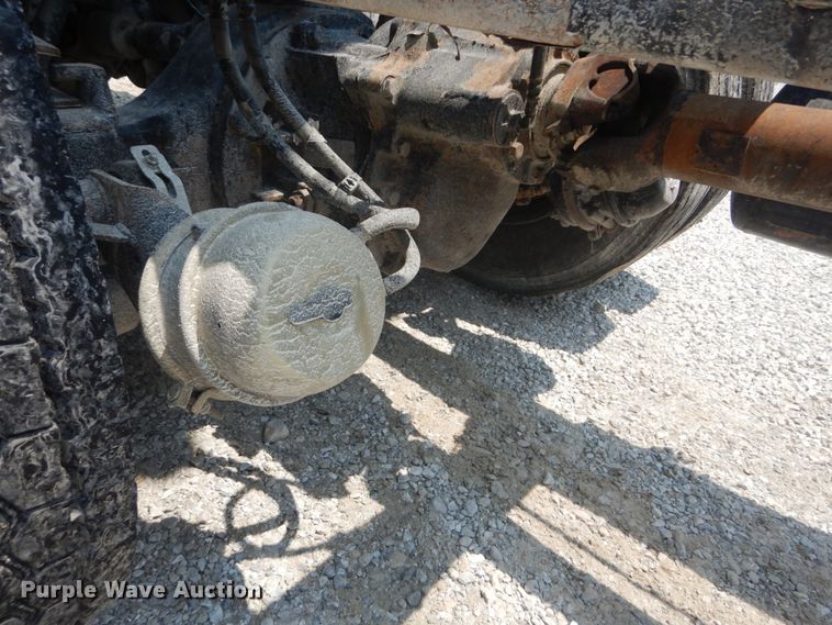 image for item JI9584 2007 Peterbilt 335  dump truck