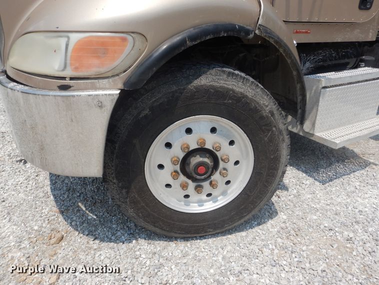 image for item JI9584 2007 Peterbilt 335  dump truck