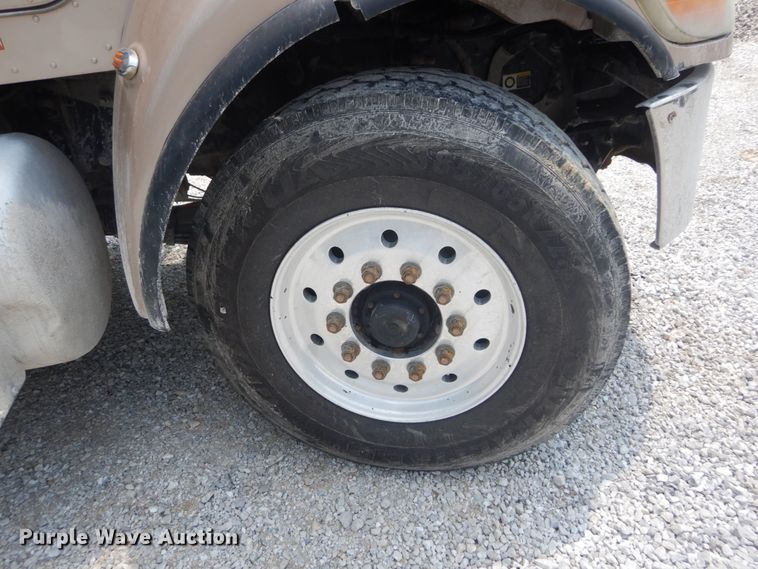 image for item JI9584 2007 Peterbilt 335  dump truck