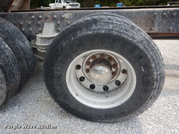 image for item JI9584 2007 Peterbilt 335  dump truck