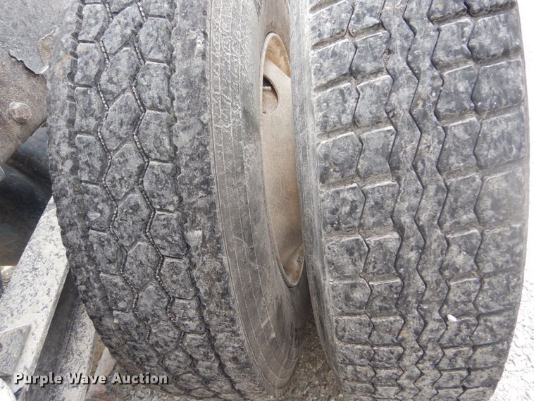 image for item JI9584 2007 Peterbilt 335  dump truck