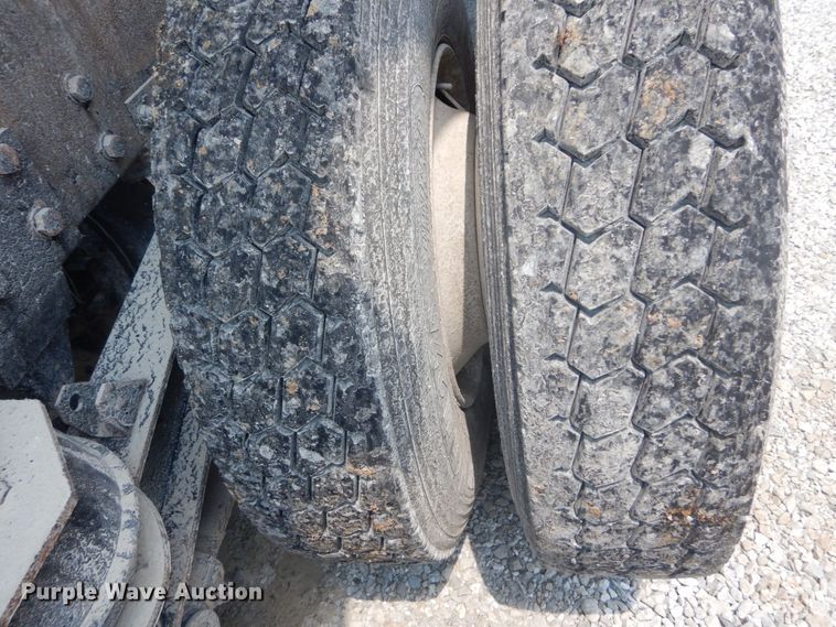 image for item JI9584 2007 Peterbilt 335  dump truck