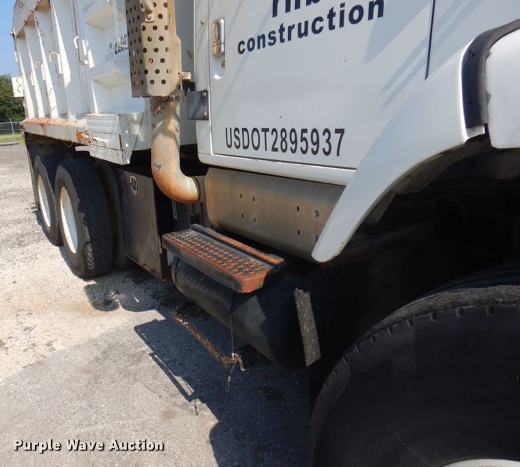 image for item JZ9917 2001 International 2674  dump truck