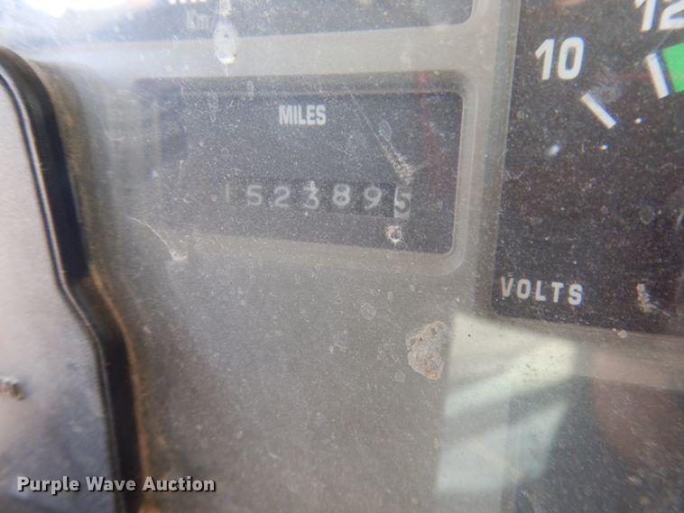 image for item JZ9917 2001 International 2674  dump truck