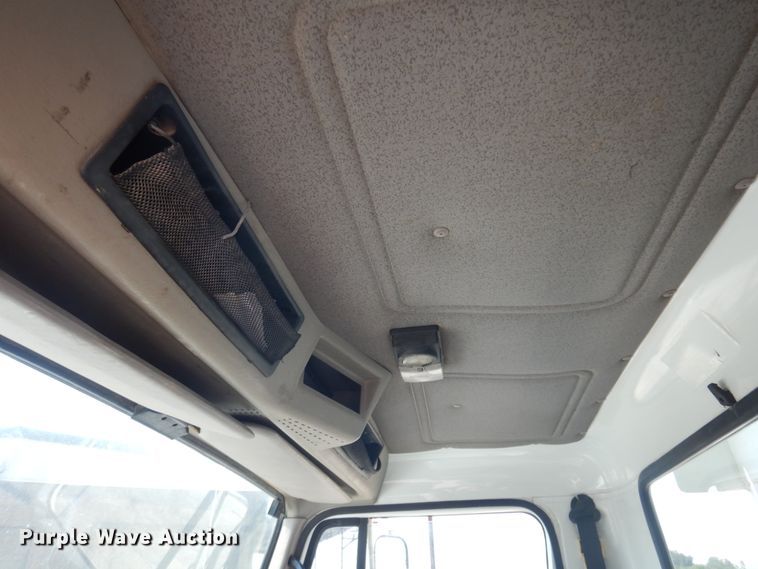 image for item JZ9917 2001 International 2674  dump truck