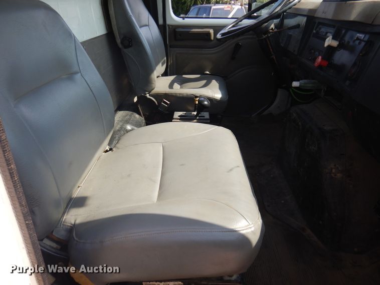 image for item JZ9917 2001 International 2674  dump truck