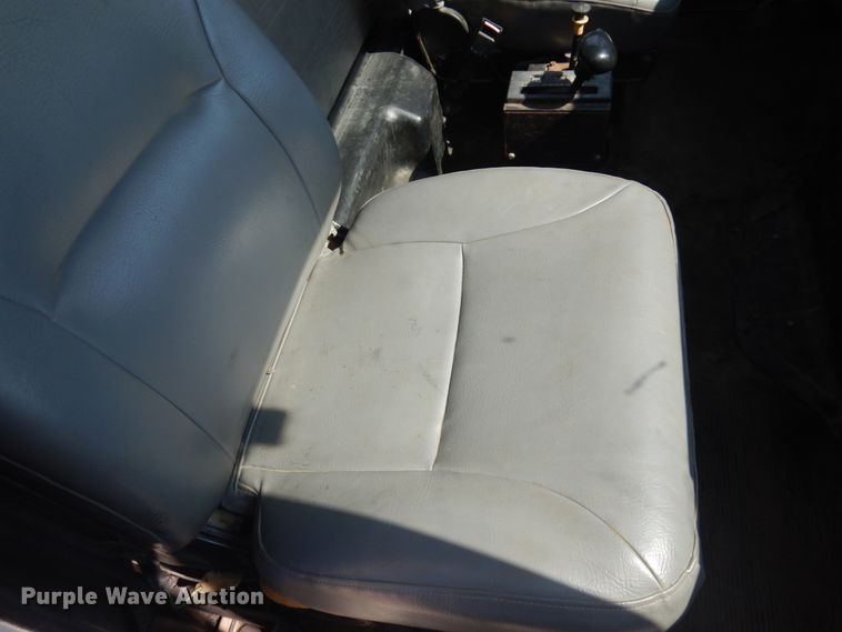 image for item JZ9917 2001 International 2674  dump truck