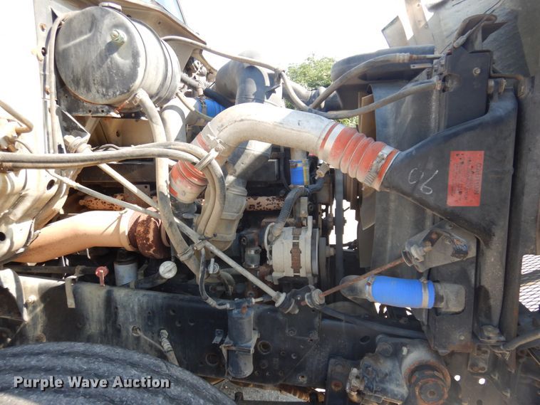 image for item JZ9917 2001 International 2674  dump truck