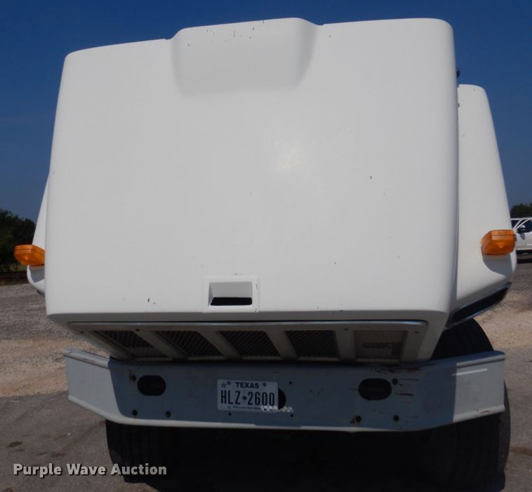 image for item JZ9917 2001 International 2674  dump truck