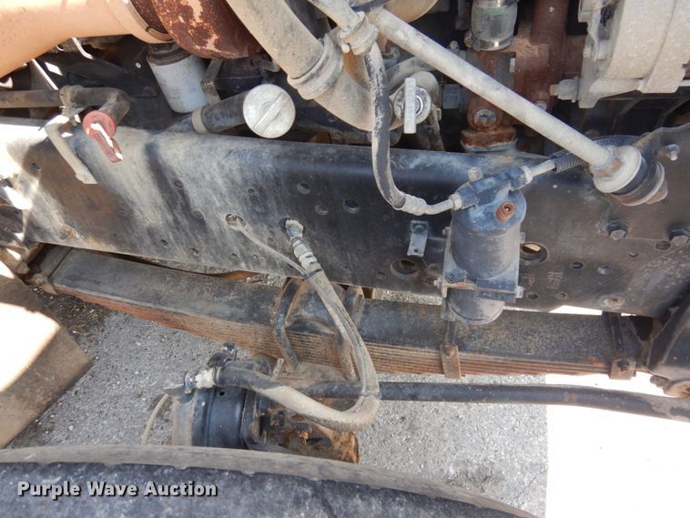 image for item JZ9917 2001 International 2674  dump truck