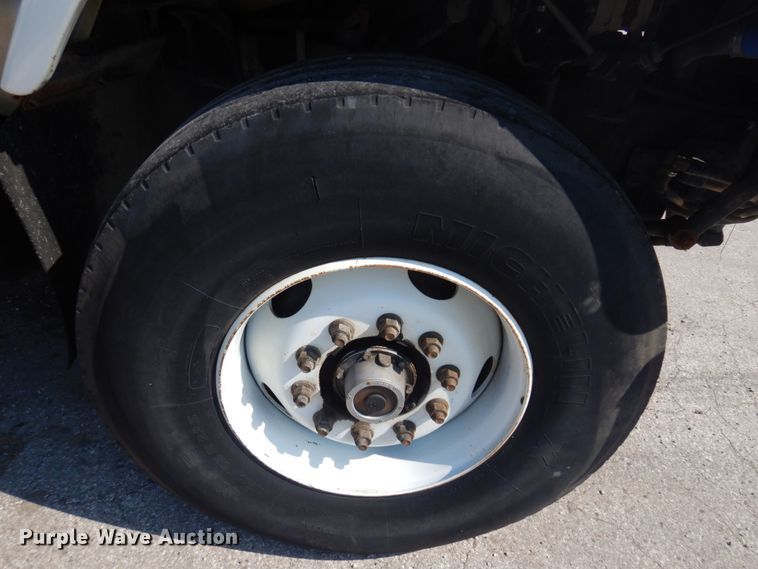 image for item JZ9917 2001 International 2674  dump truck