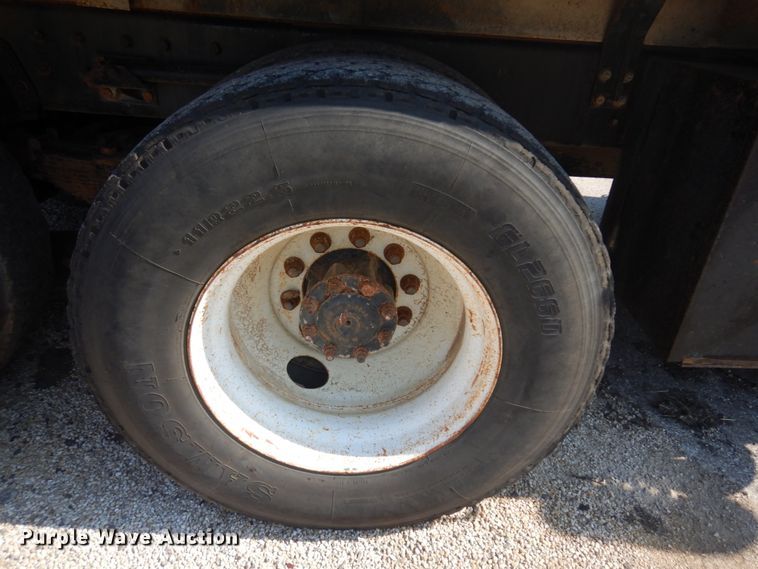 image for item JZ9917 2001 International 2674  dump truck