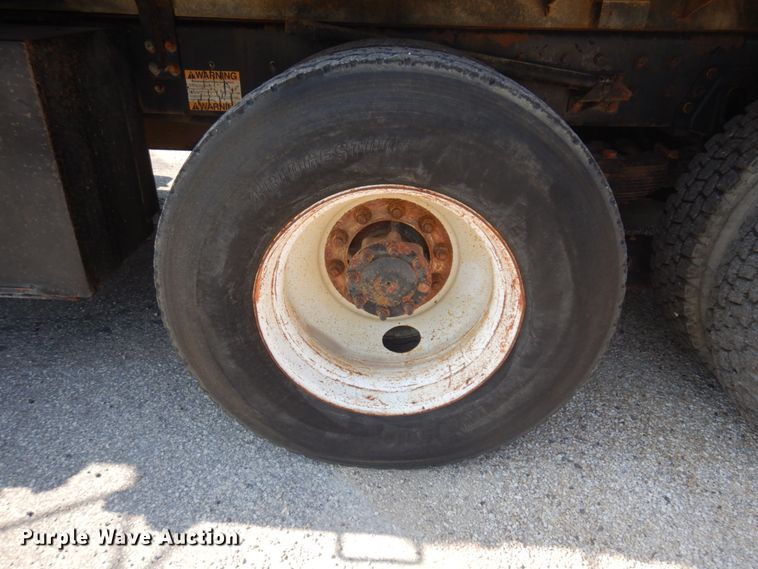 image for item JZ9917 2001 International 2674  dump truck