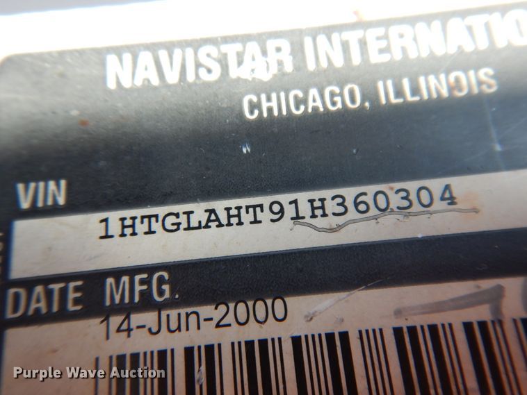 image for item JZ9917 2001 International 2674  dump truck