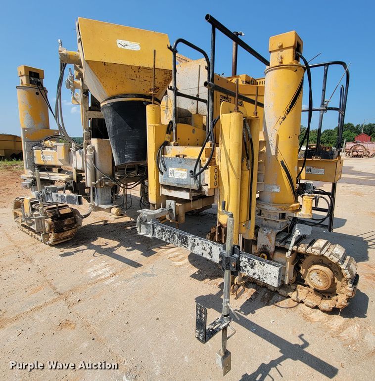 image for item KD9375 2006 Gomaco GT3600  curb machine