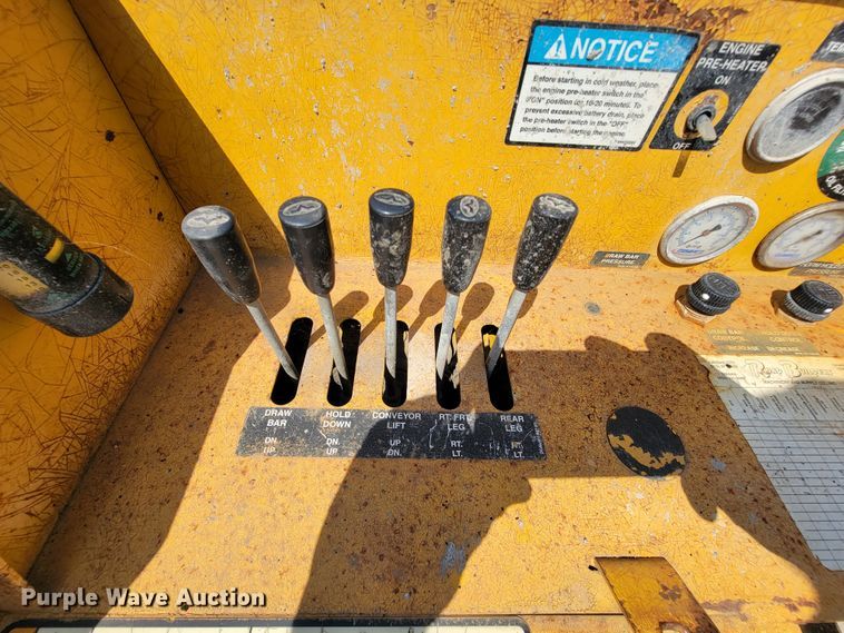 image for item KD9375 2006 Gomaco GT3600  curb machine