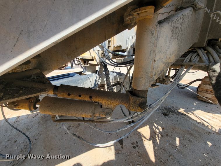 image for item KD9375 2006 Gomaco GT3600  curb machine