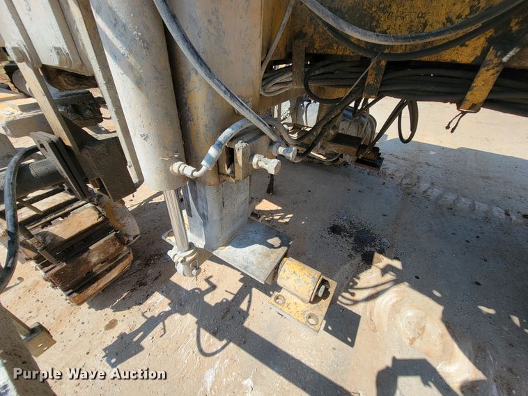 image for item KD9375 2006 Gomaco GT3600  curb machine