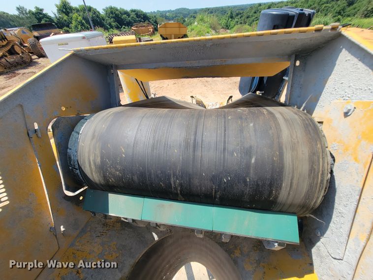 image for item KD9375 2006 Gomaco GT3600  curb machine