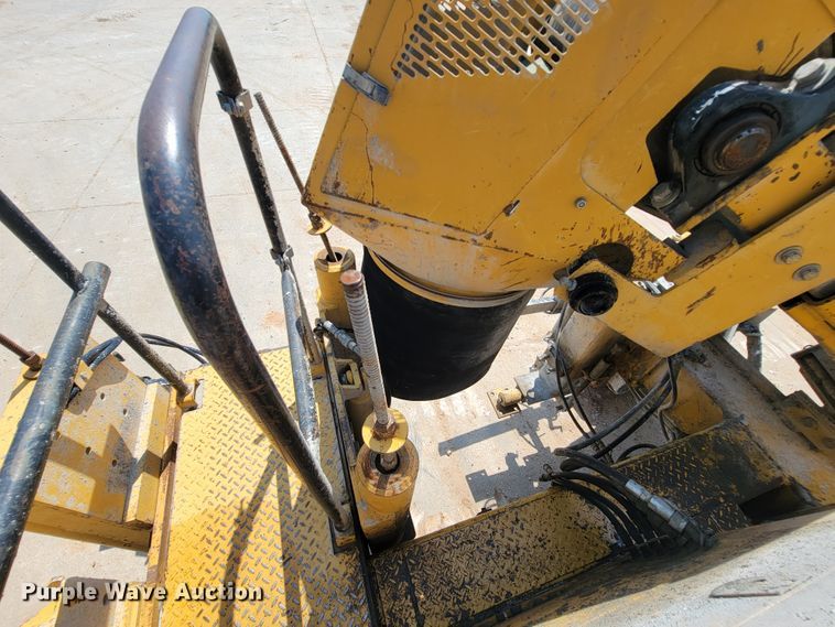 image for item KD9375 2006 Gomaco GT3600  curb machine