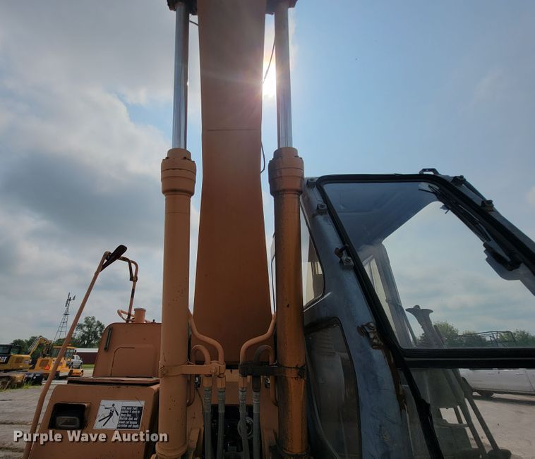 image for item KD9394 1997 Case 9020B  excavator