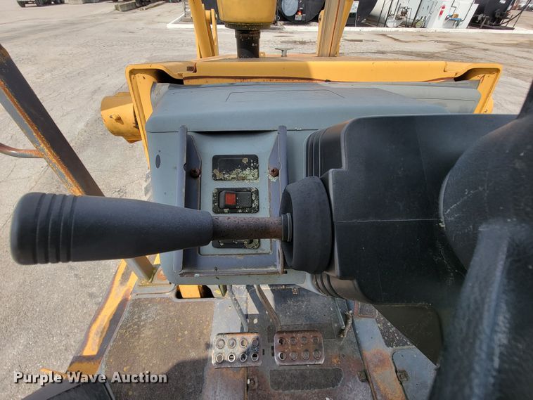 image for item KD9395 1997 Case 570XLT  landscape tractor