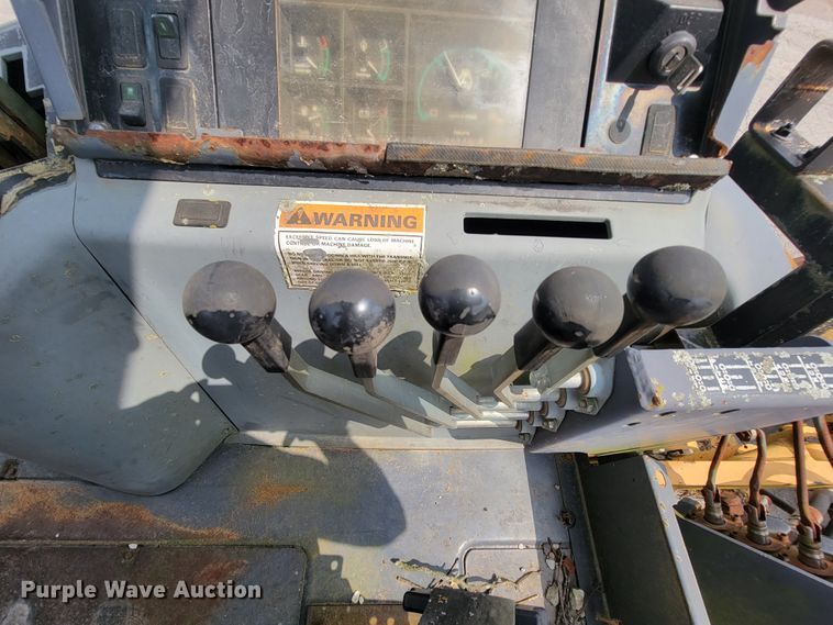 image for item KD9395 1997 Case 570XLT  landscape tractor