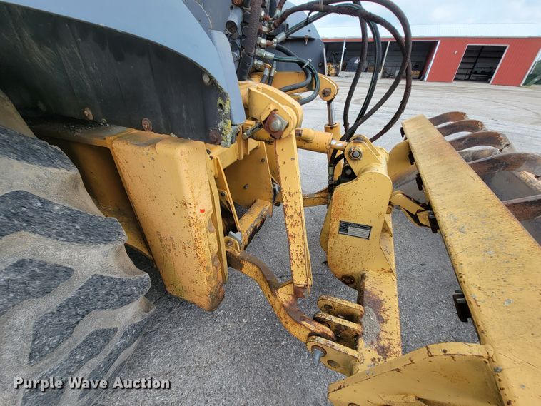 image for item KD9395 1997 Case 570XLT  landscape tractor