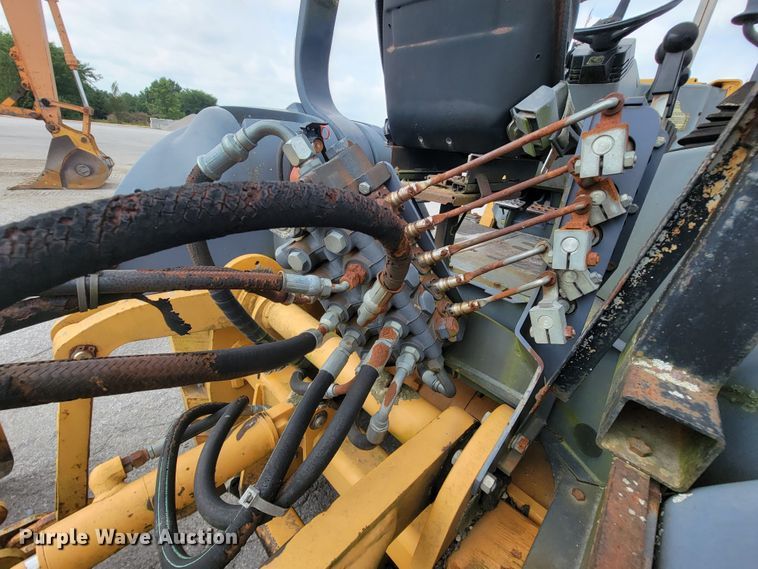 image for item KD9395 1997 Case 570XLT  landscape tractor