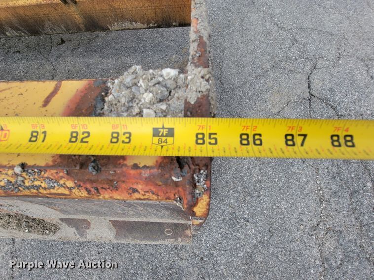 image for item KD9395 1997 Case 570XLT  landscape tractor