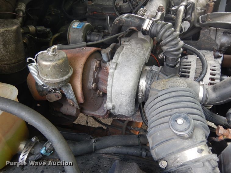 image for item KU9396 2001 Chevrolet Silverado 3500HD  bucket truck