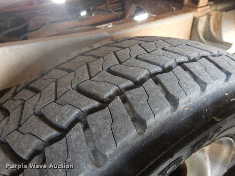 image for item KU9396 2001 Chevrolet Silverado 3500HD  bucket truck