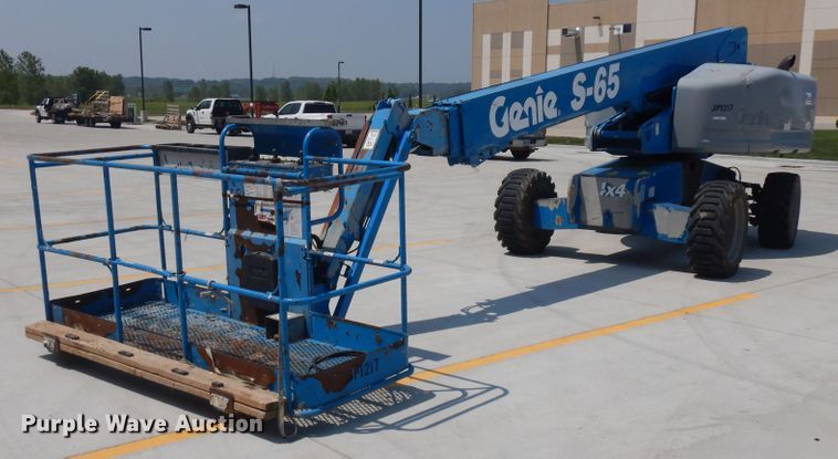 image for item KU9398 2005 Genie S65  boom lift