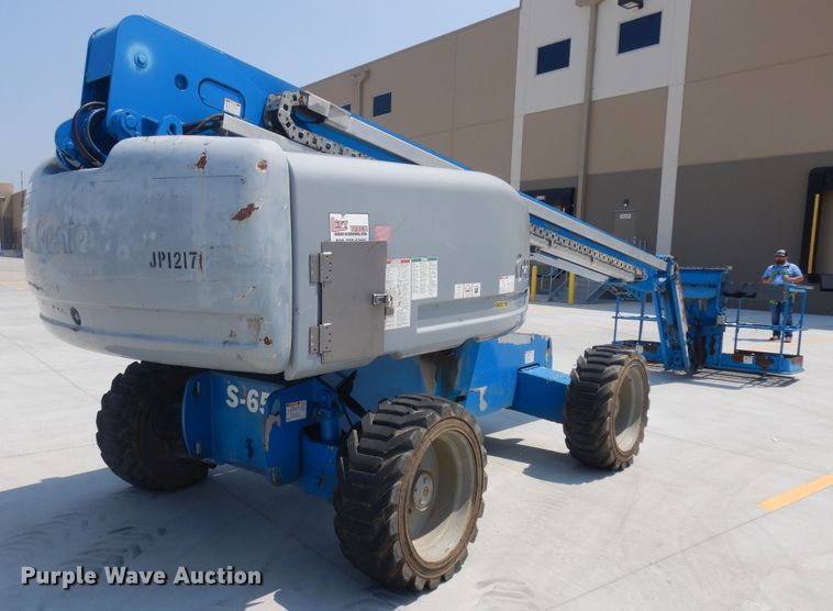 image for item KU9398 2005 Genie S65  boom lift