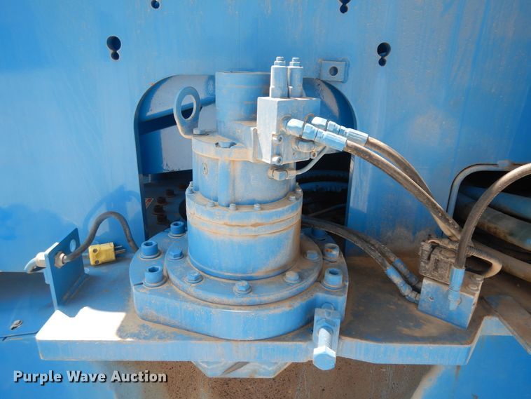 image for item KU9398 2005 Genie S65  boom lift