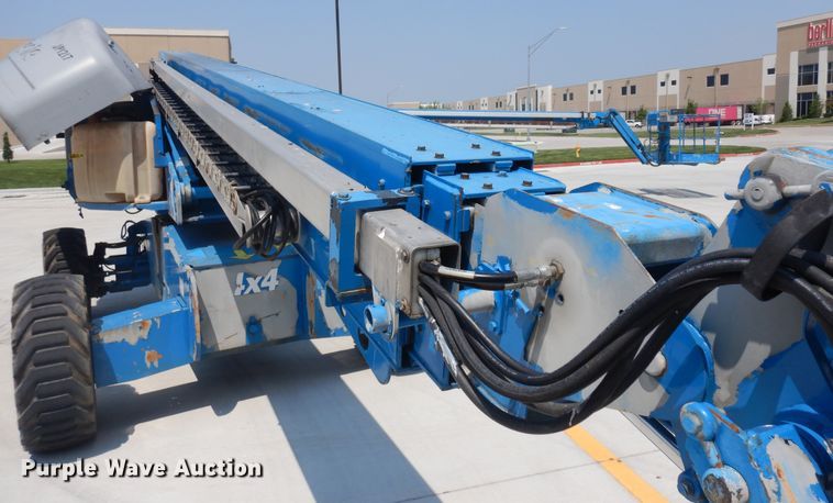 image for item KU9398 2005 Genie S65  boom lift