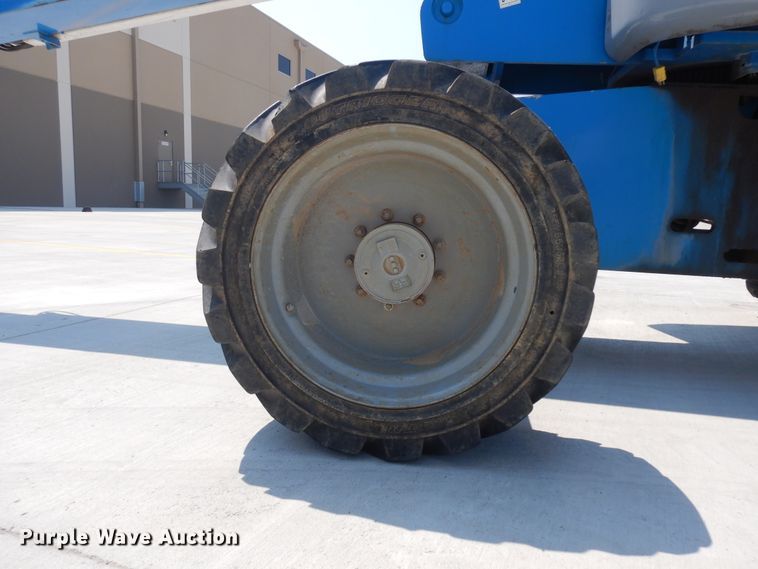 image for item KU9398 2005 Genie S65  boom lift