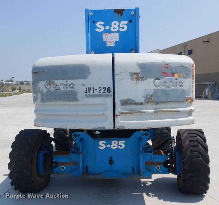 image for item KU9399 2008 Genie S85  boom lift