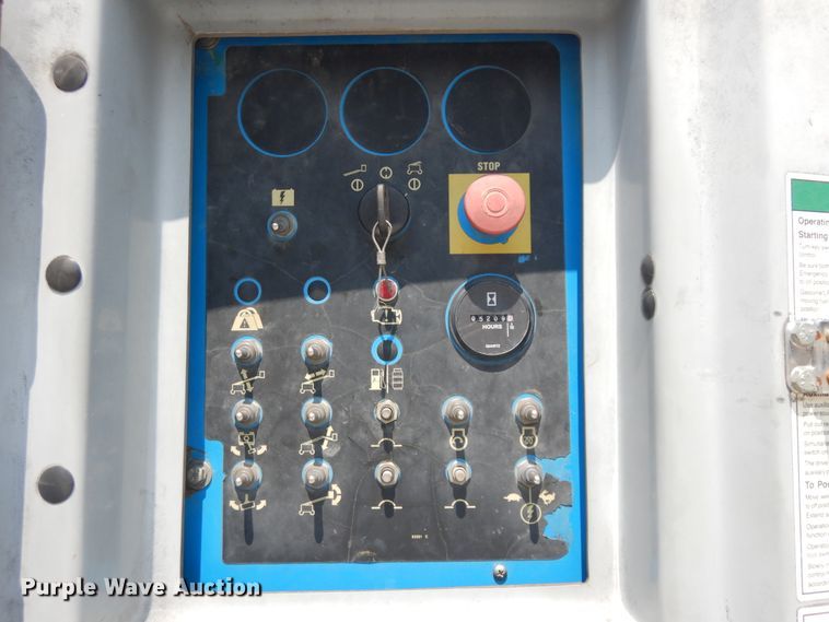 image for item KU9399 2008 Genie S85  boom lift